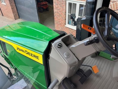John Deere 7R 310