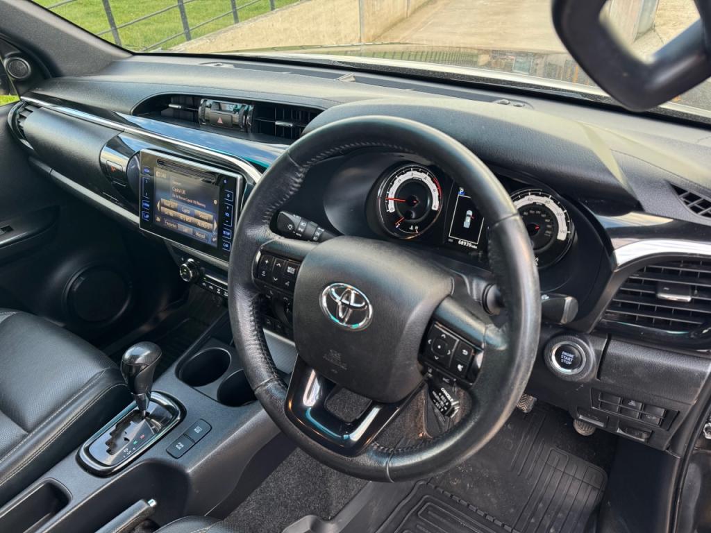 Toyota Hi-Lux Invincible X 2.8 Diesel