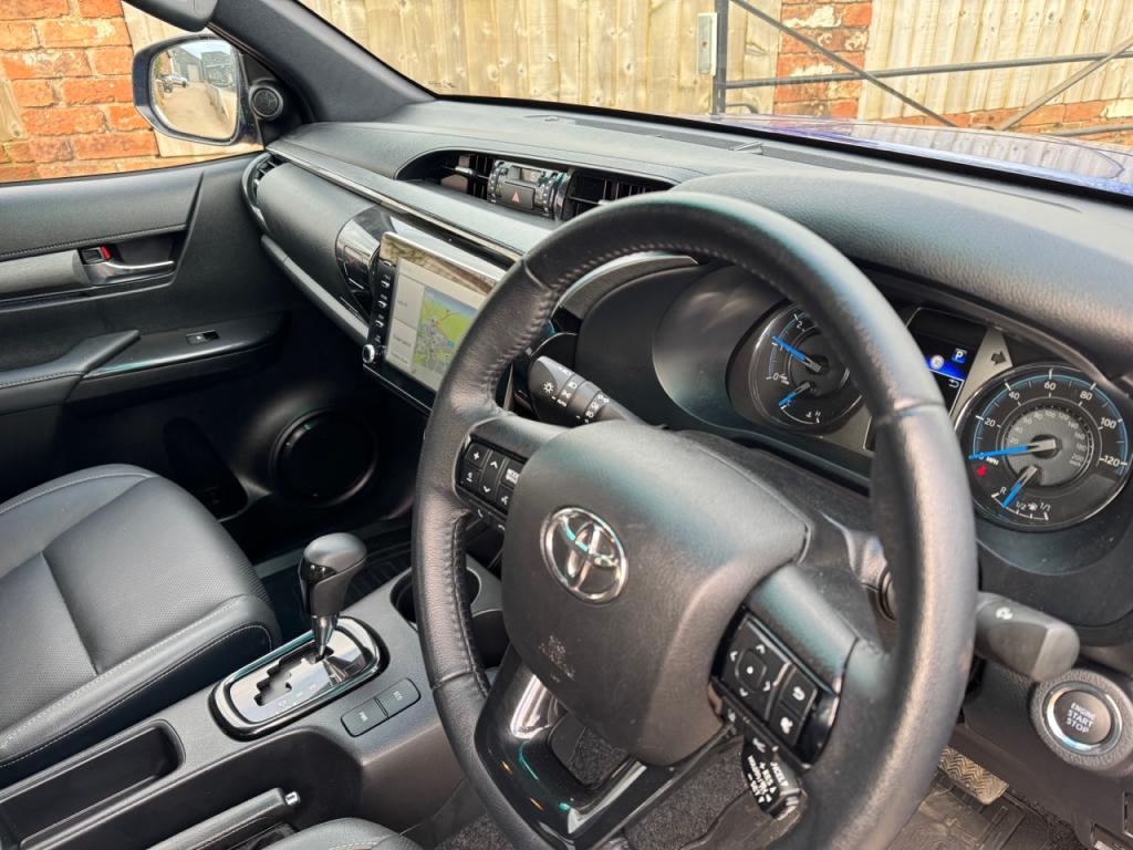 Toyota Hi-Lux Invincible X 2.8 Diesel