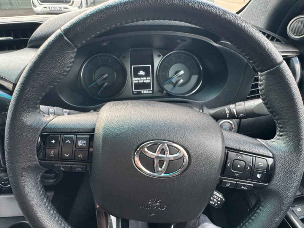 Toyota Hi-Lux Invincible X 2.8 Diesel