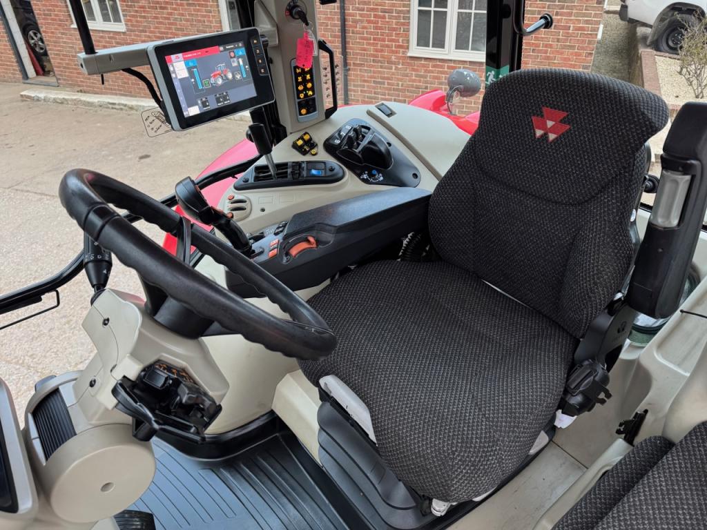 Massey Ferguson 7718S