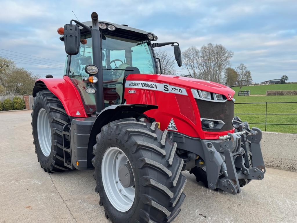 Massey Ferguson 7718S