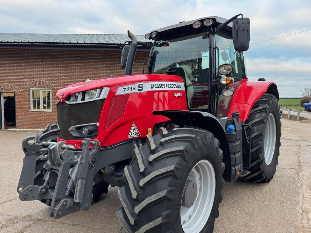 Massey Ferguson 7718S