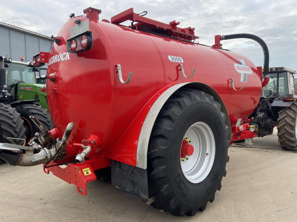 Redrock 3000 Gallon tanker