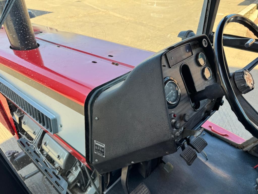 Massey Ferguson 2775