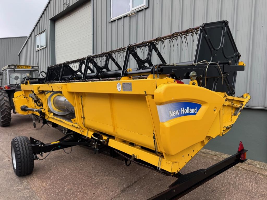 New Holland CSX 7060