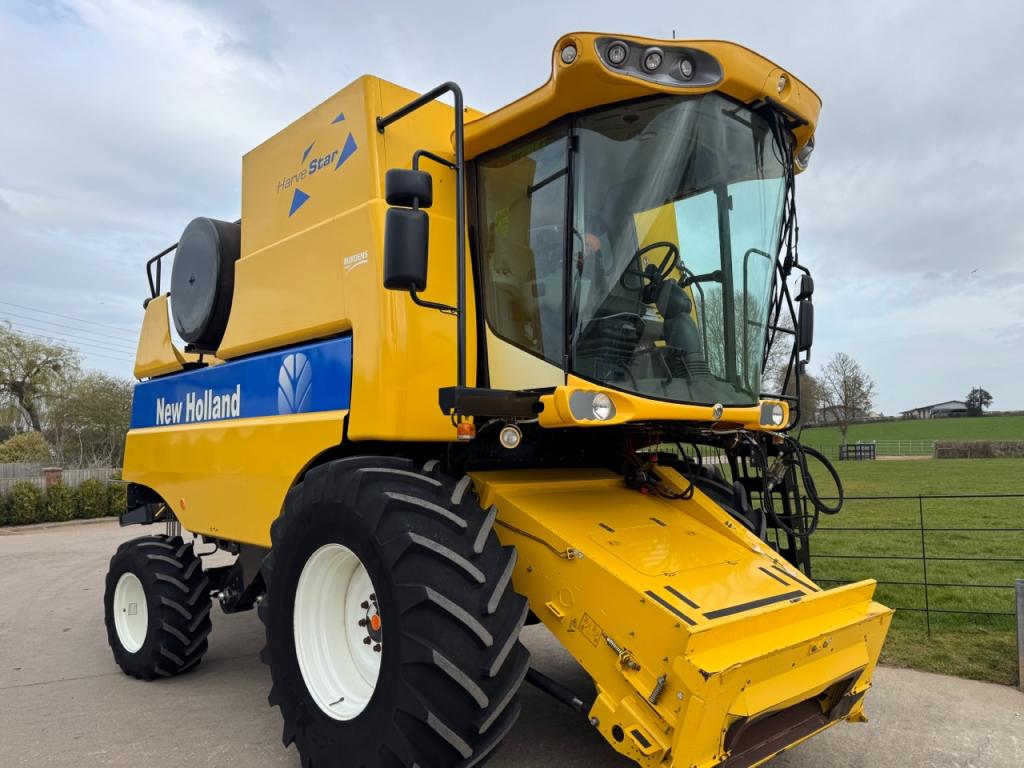 New Holland CSX 7060