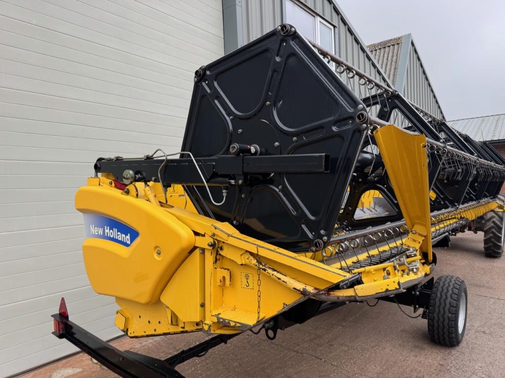 New Holland CSX 7060