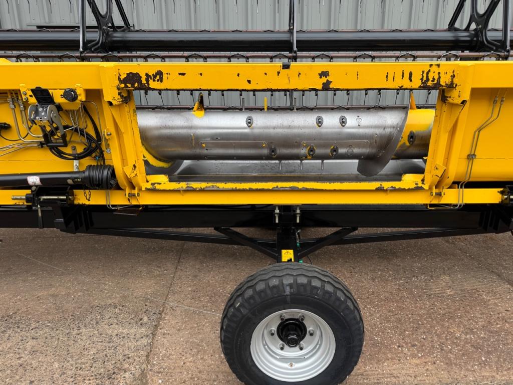 New Holland CSX 7060