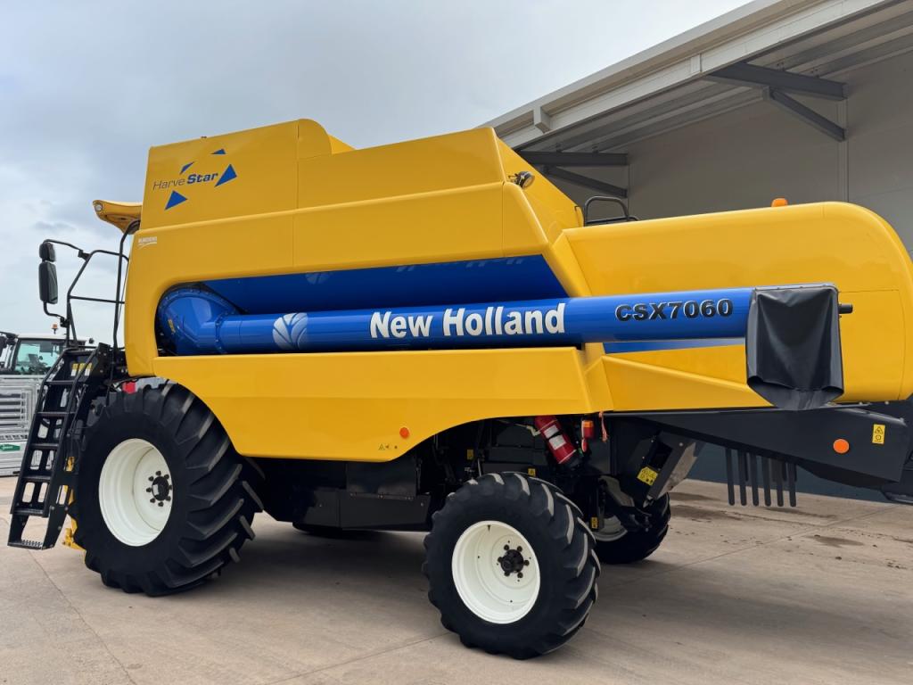New Holland CSX 7060