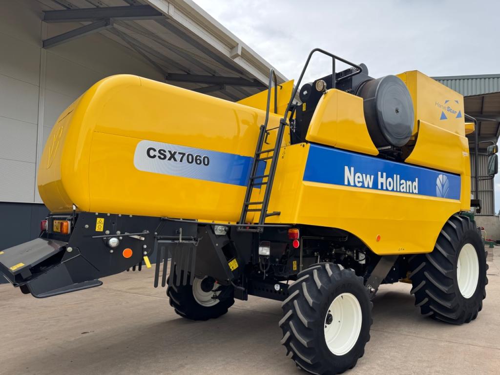 New Holland CSX 7060