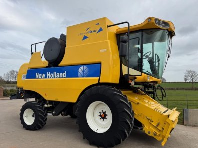 New Holland CSX 7060
