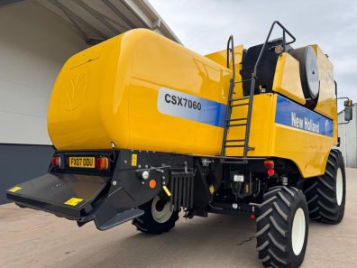 New Holland CSX 7060