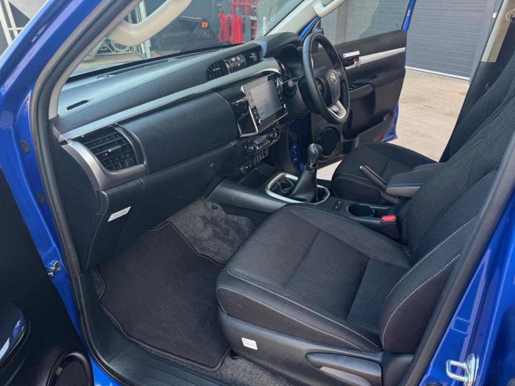 Toyota Hi-Lux Invincible 2.8 diesel