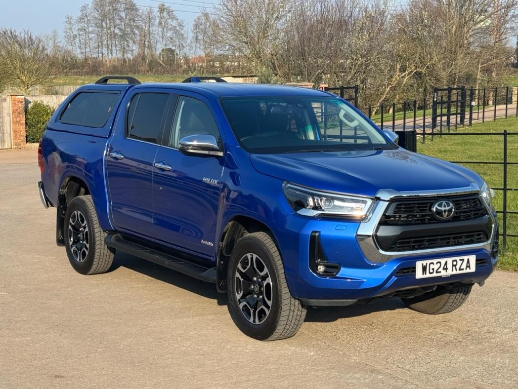 Toyota Hi-Lux Invincible 2.8 diesel