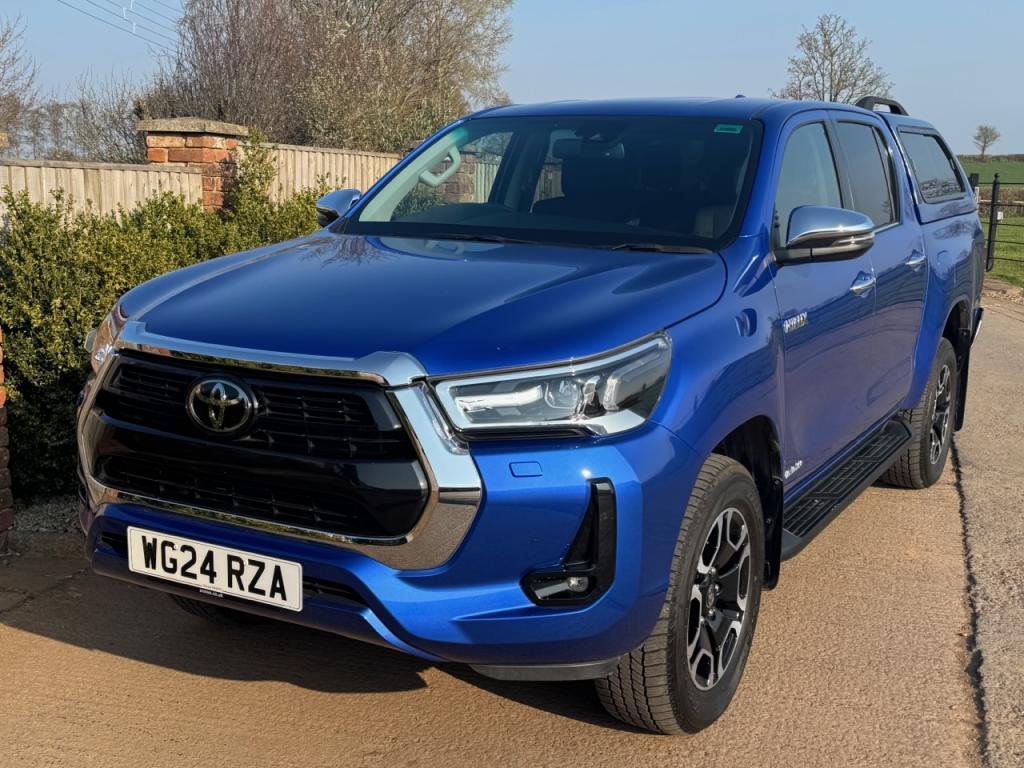 Toyota Hi-Lux Invincible 2.8 diesel