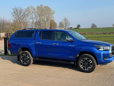 Toyota Hi-Lux Invincible 2.8 diesel