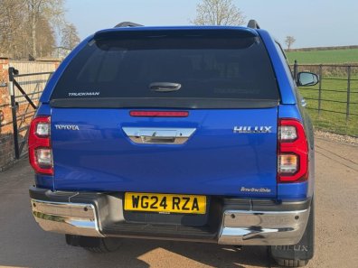 Toyota Hi-Lux Invincible 2.8 diesel
