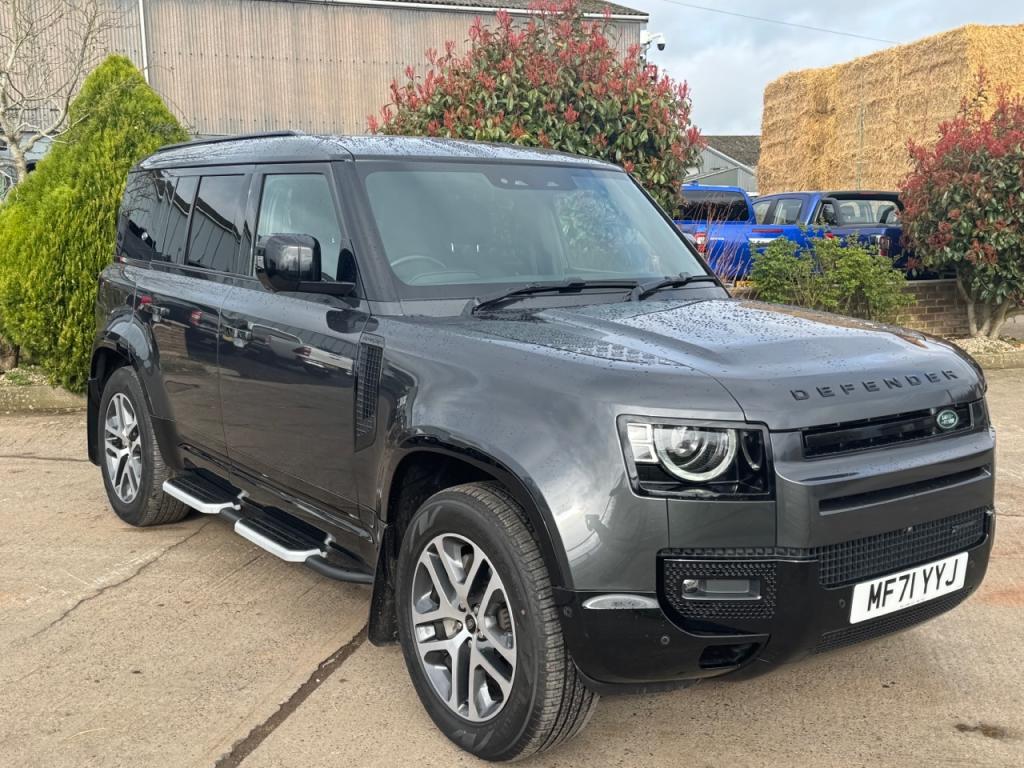 Land Rover Defender 110 X Dynamic D300