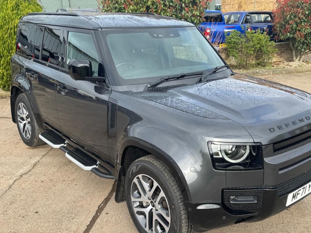 Land Rover Defender 110 X Dynamic D300