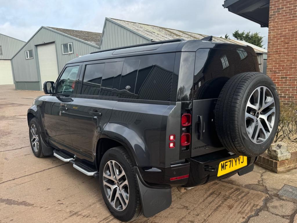 Land Rover Defender 110 X Dynamic D300