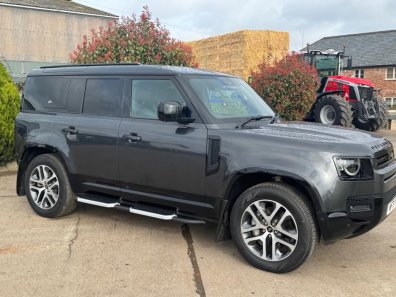 Land Rover Defender 110 X Dynamic D300