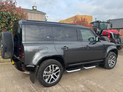 Land Rover Defender 110 X Dynamic D300