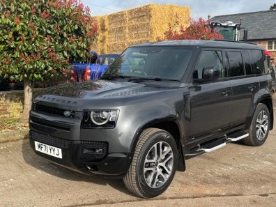Land Rover Defender 110 X Dynamic D300