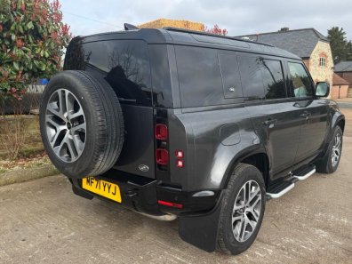Land Rover Defender 110 X Dynamic D300
