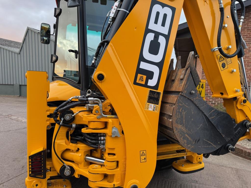 JCB 4CX Sitemaster Pro