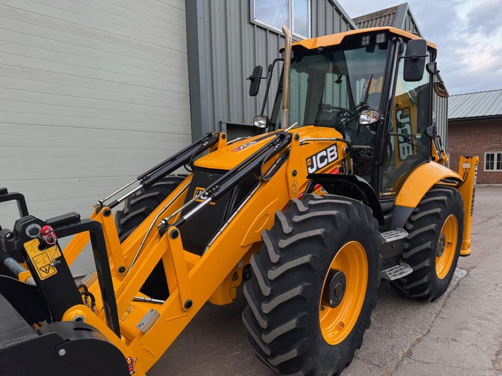 JCB 4CX Sitemaster Pro