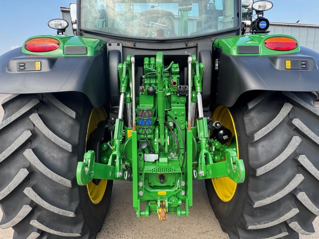 John Deere 6R 150