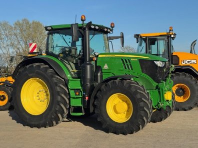 John Deere 6215R