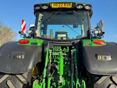 John Deere 6215R