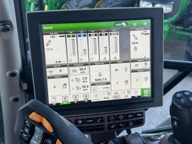 John Deere 6215R