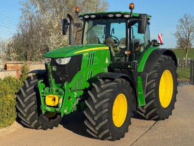 John Deere 6215R