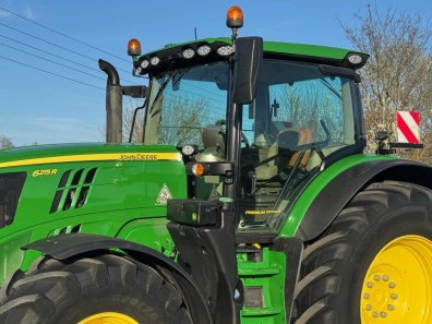 John Deere 6215R