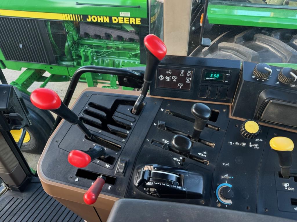 John Deere 6800