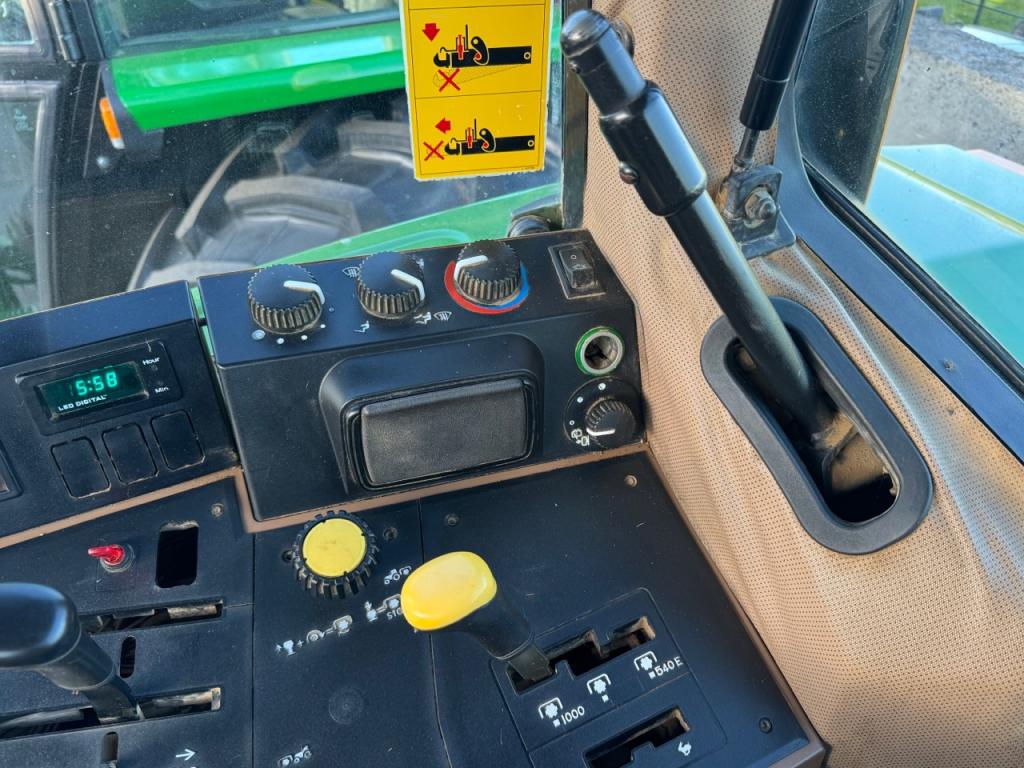 John Deere 6800