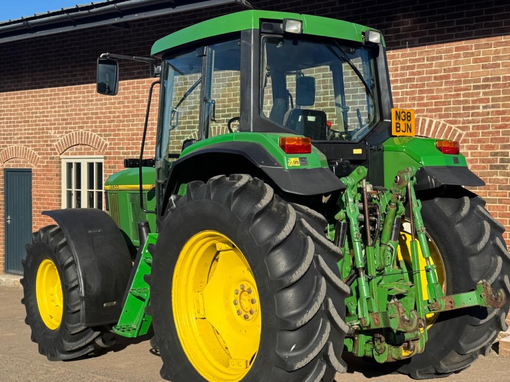 John Deere 6800