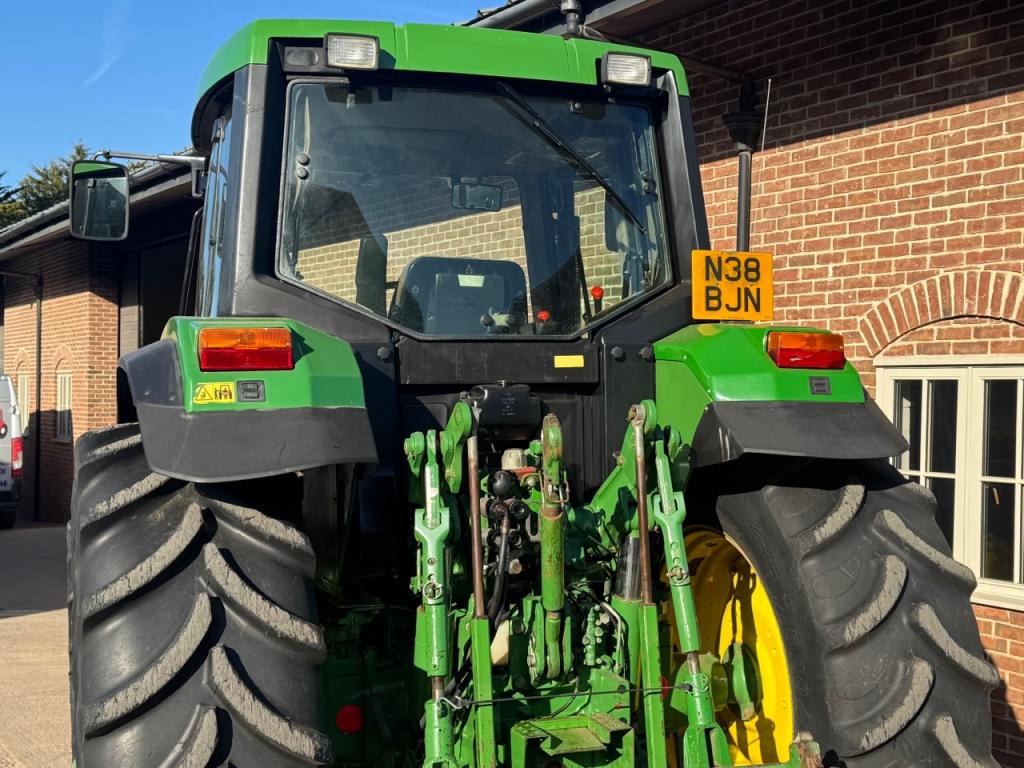 John Deere 6800