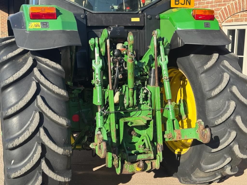 John Deere 6800