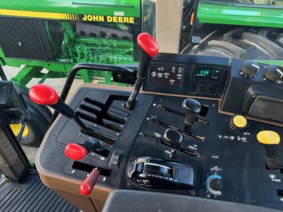 John Deere 6800