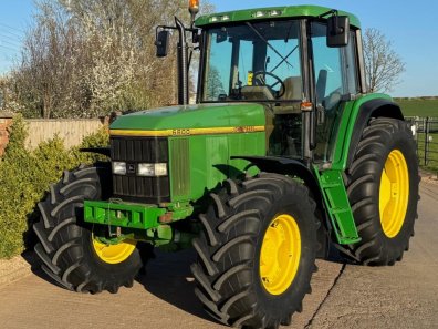 John Deere 6800