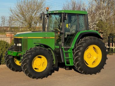 John Deere 6800