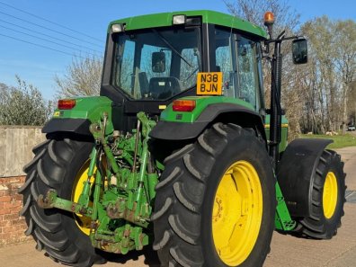 John Deere 6800