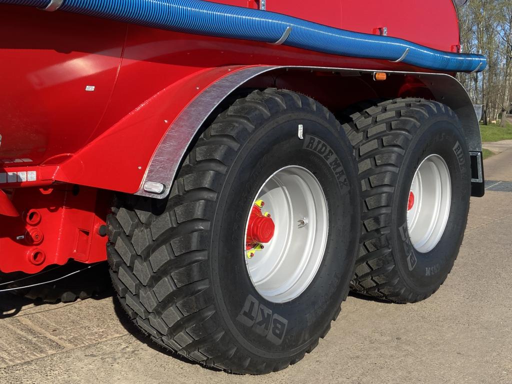 Redrock 3500 gallon tanker