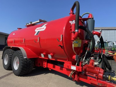 Redrock 3500 gallon tanker