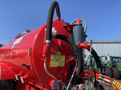 Redrock 3500 gallon tanker
