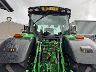 John Deere 6215R